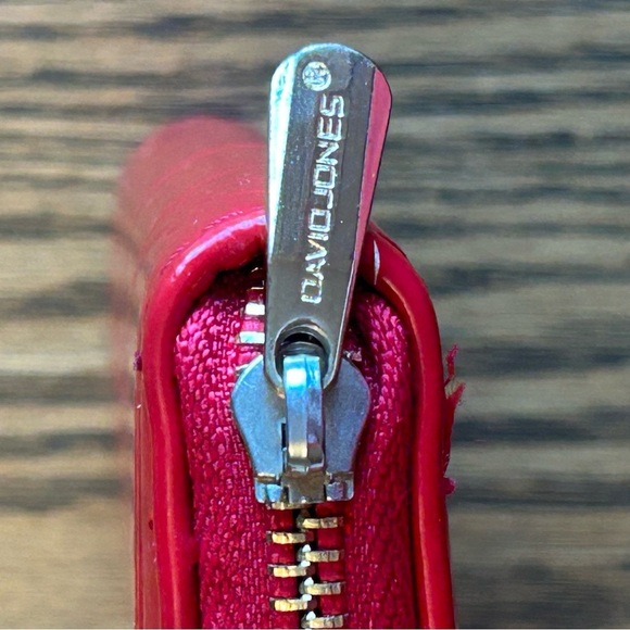 David Jones Paris Red Zippered Wallet - Picture 4 of 9
